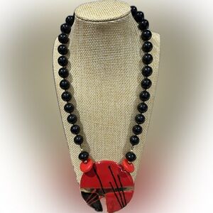 Vintage 80’s beaded pendant necklace